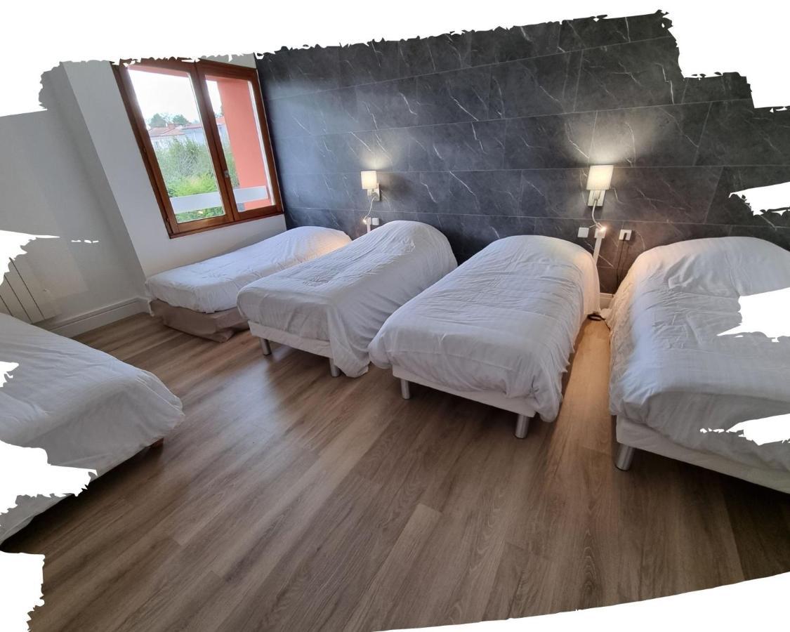 Hotel Du Cheval Blanc Cerizay Екстериор снимка